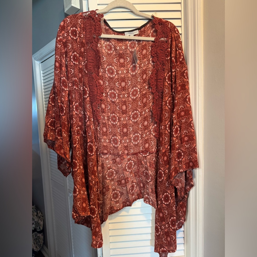 Brand new with tags.  Coco & Jaimeson from Buckle Bohemian Rust Floral Kimono